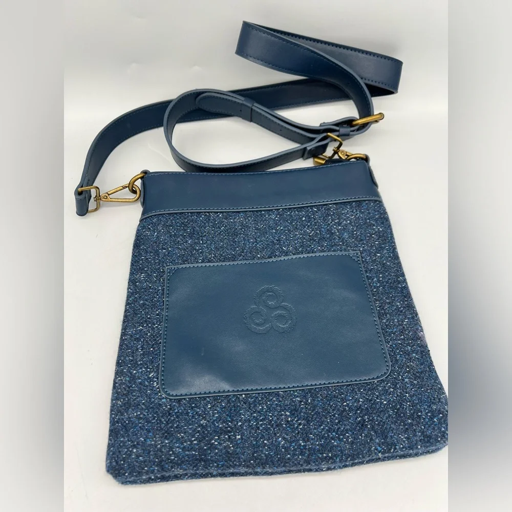 Aran Kerry Tweed Blue Messanger Bag - Picture 2 of 12